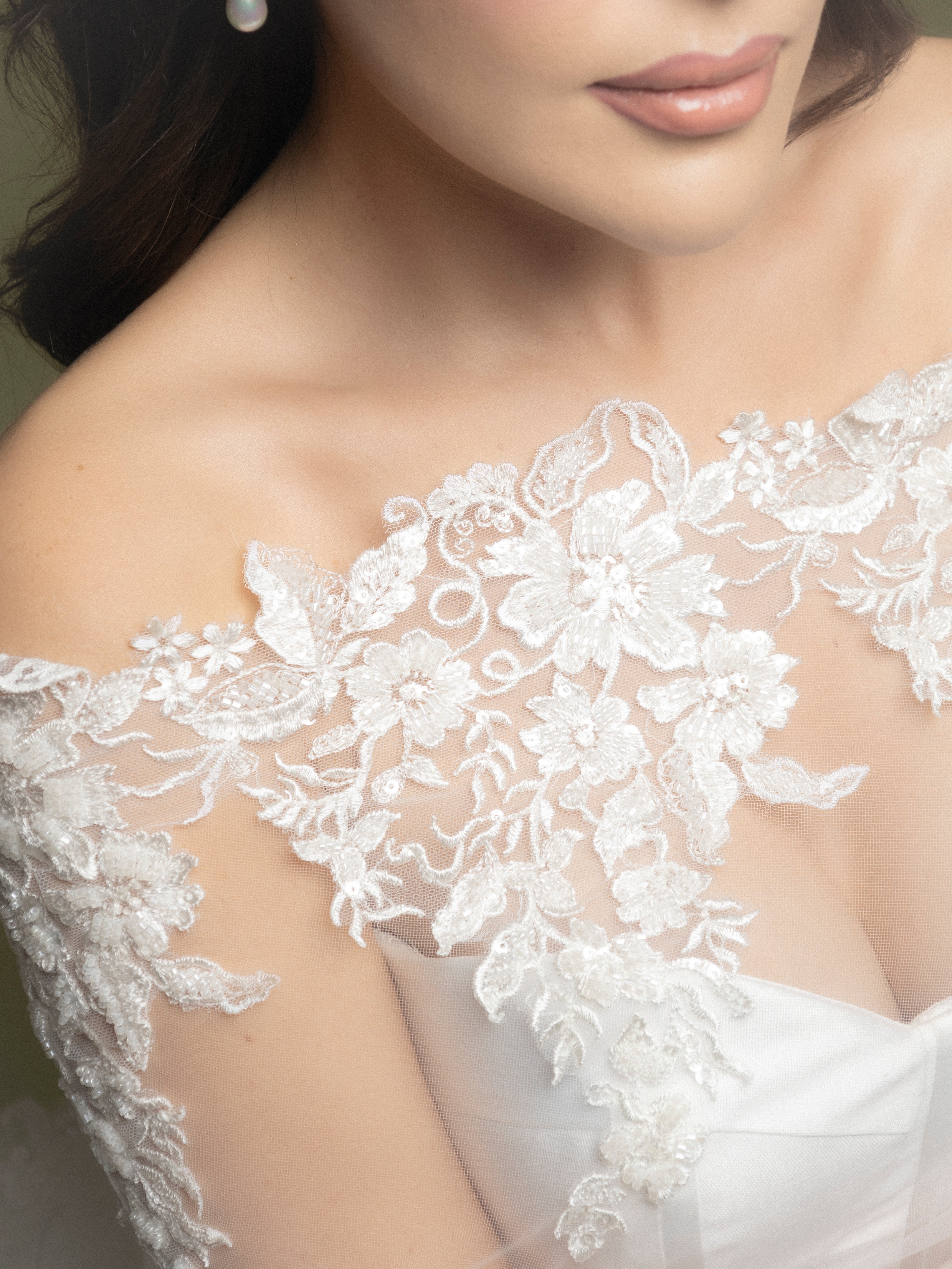 MANTILLA GUIAS, HOJAS, FLORES