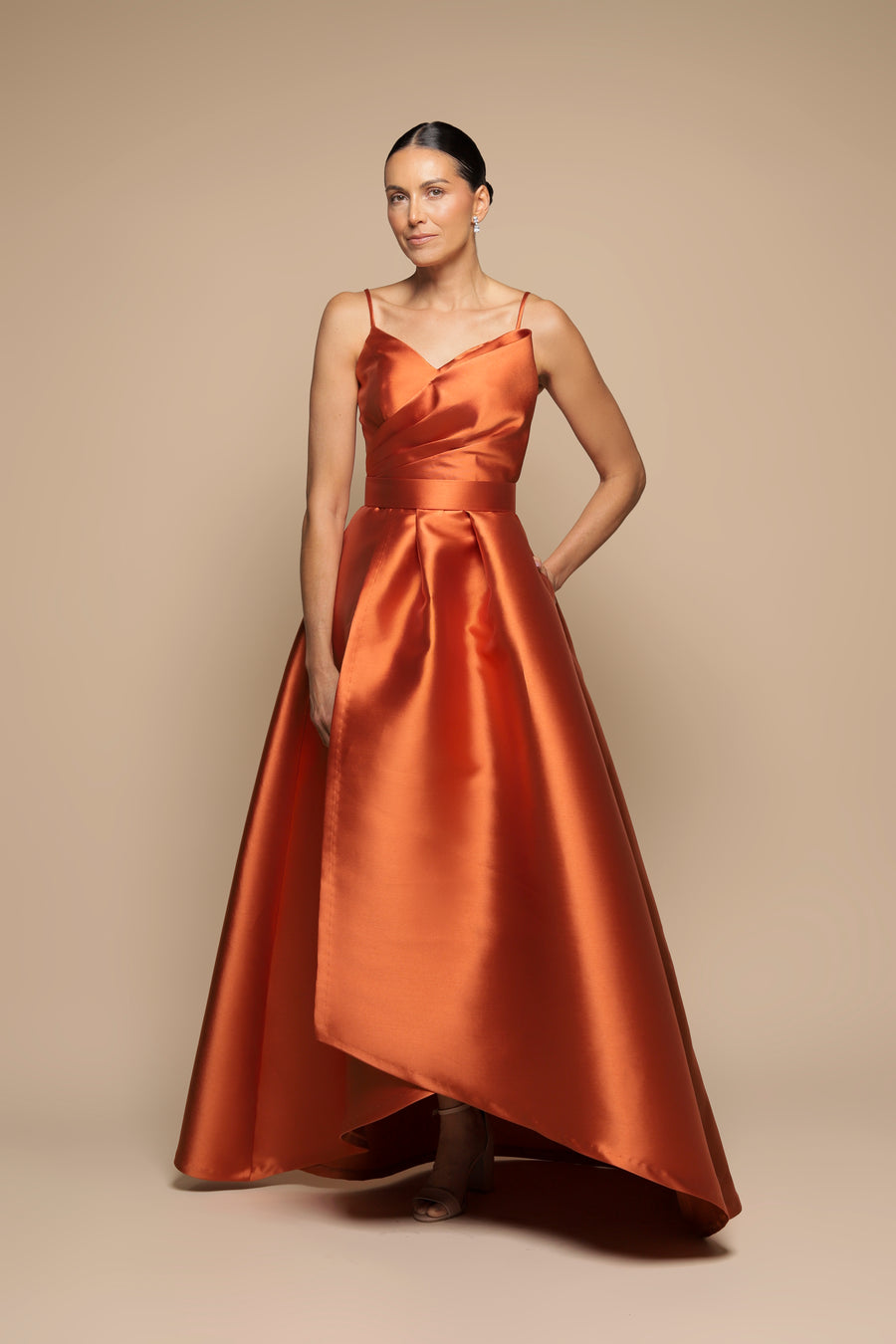 VESTIDO TIRANTES FALDA ENVOLVENTE SHEDRON