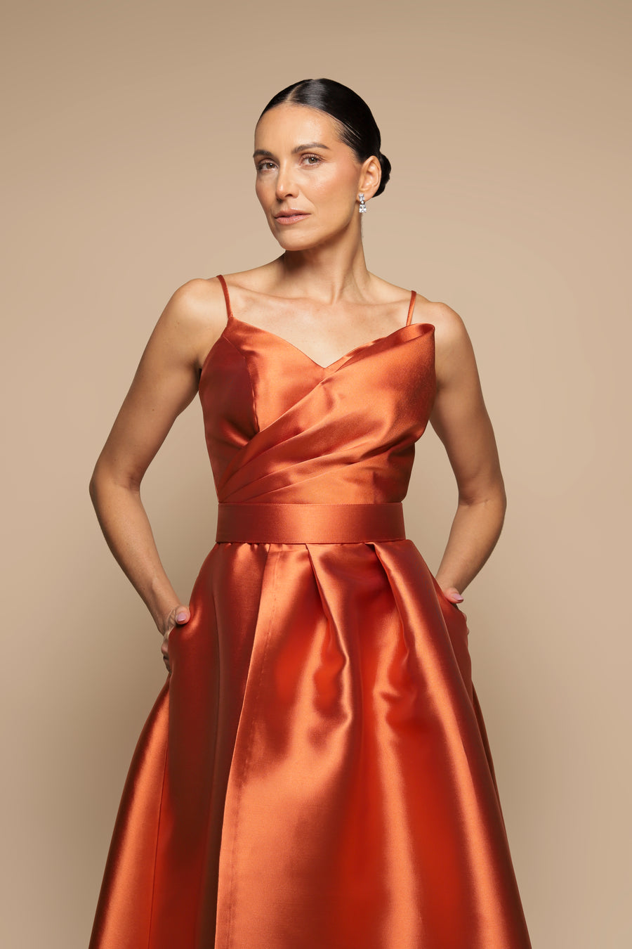 VESTIDO TIRANTES FALDA ENVOLVENTE SHEDRON