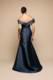 VESTIDO ESCOTE BARCO FALDA OLANES AZUL MARINO