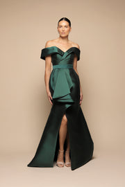 VESTIDO ESCOTE BARCO FALDA OLANES VERDE BOTELLA