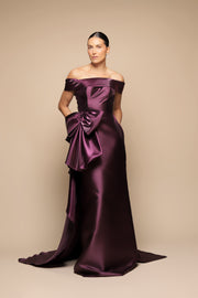 VESTIDO ESCOTE BARCO CON MEDIA CAUDA UVA