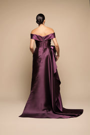 VESTIDO ESCOTE BARCO CON MEDIA CAUDA UVA