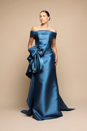 VESTIDO ESCOTE BARCO CON MEDIA CAUDA AZUL PETROLEO