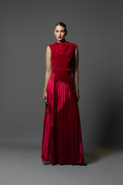 Vestido de noche Benito Santos color azul en tela terciopelo, diseño de falda plisada larga y talle ajustado, moda mexicana de lujo.